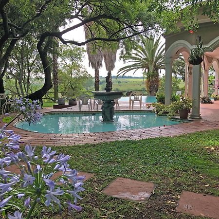 Hills And Dales Accommodation Lanseria Bagian luar foto