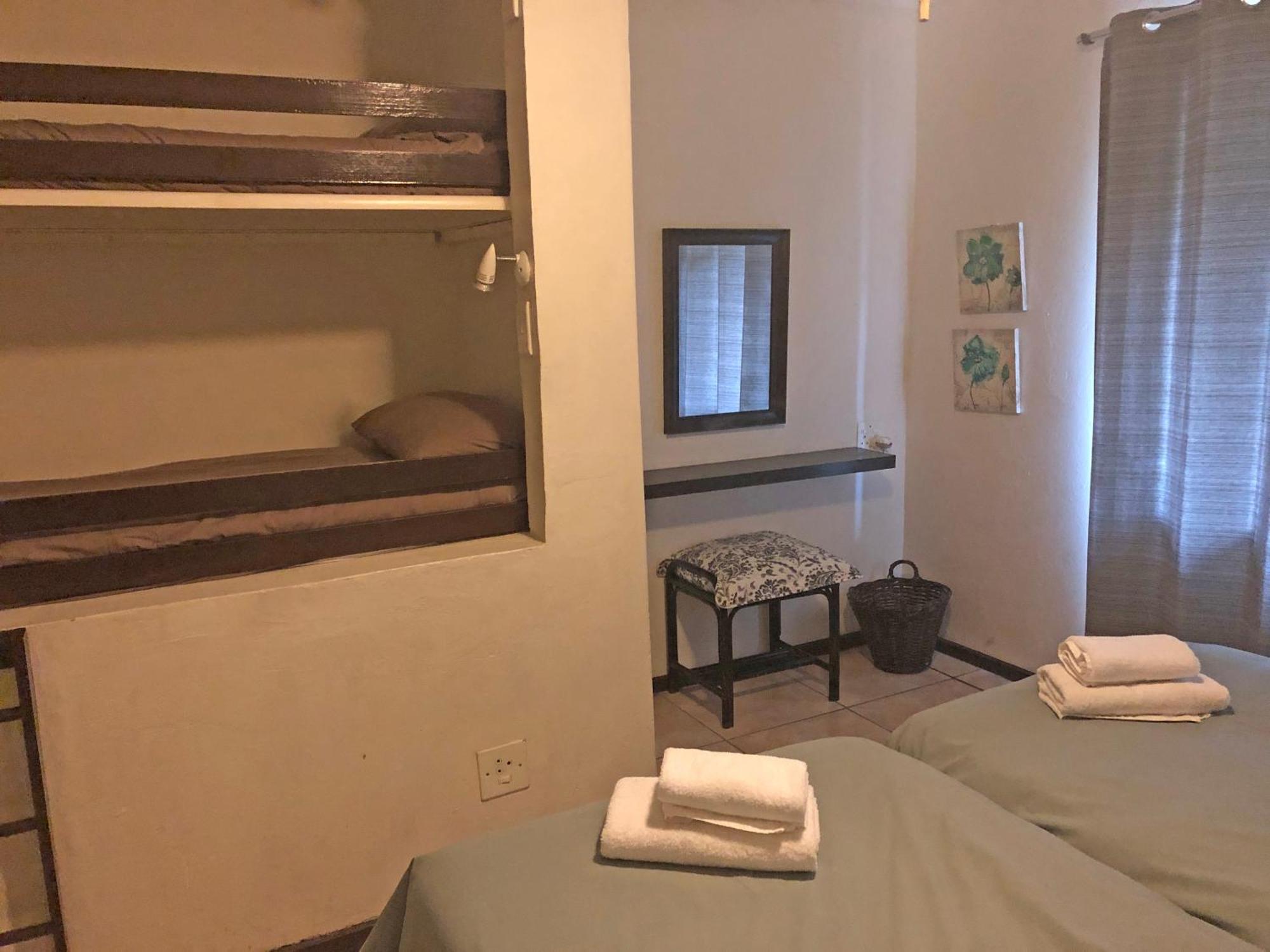 Hills And Dales Accommodation Lanseria Bagian luar foto