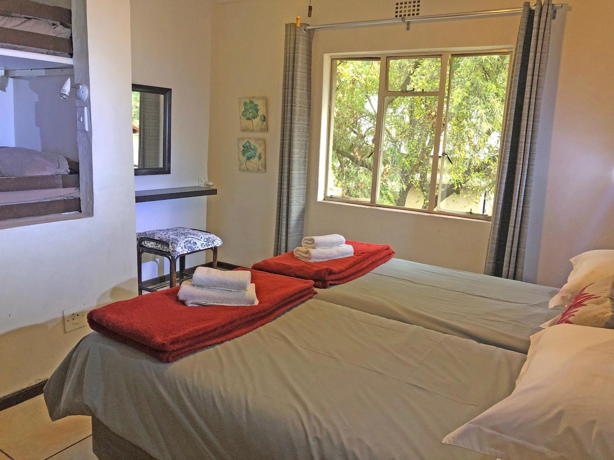 Hills And Dales Accommodation Lanseria Bagian luar foto