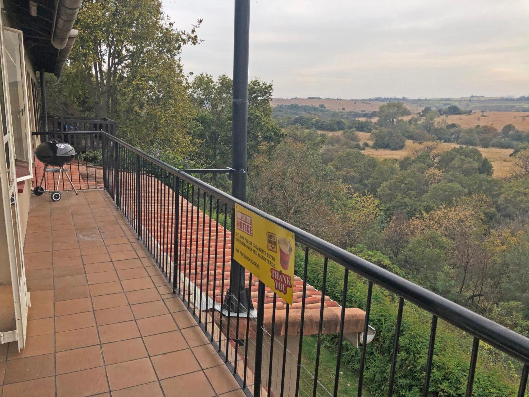 Hills And Dales Accommodation Lanseria Bagian luar foto