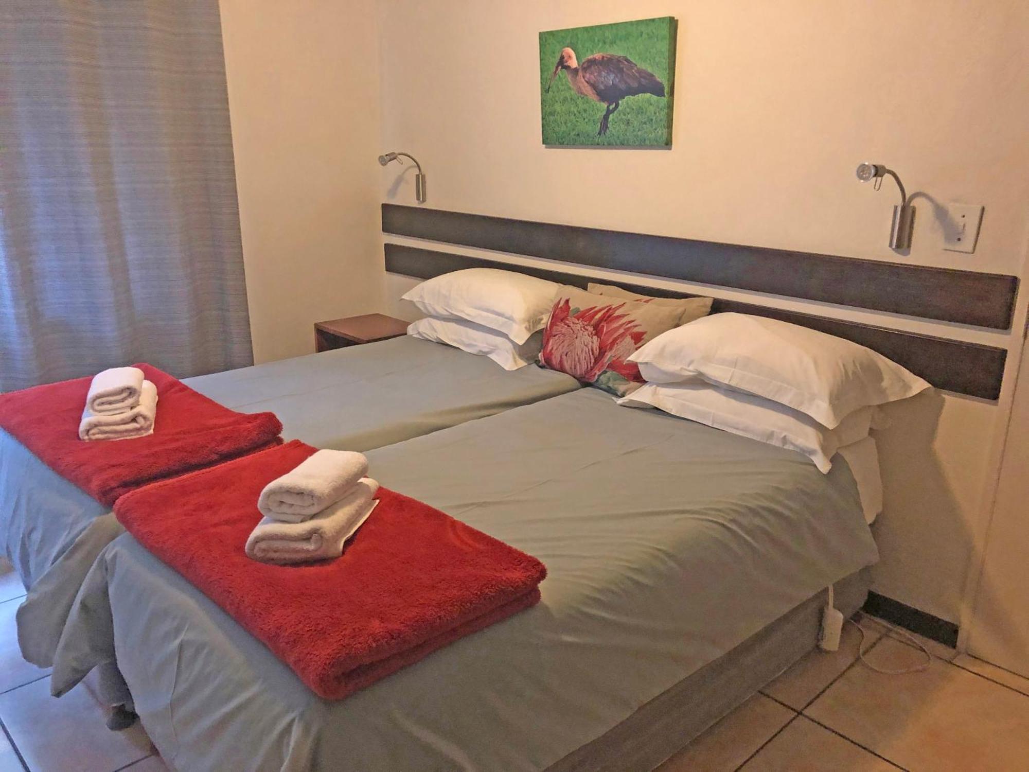Hills And Dales Accommodation Lanseria Bagian luar foto