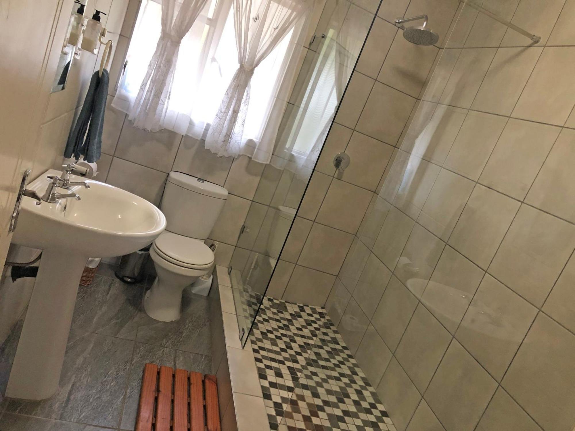 Hills And Dales Accommodation Lanseria Bagian luar foto