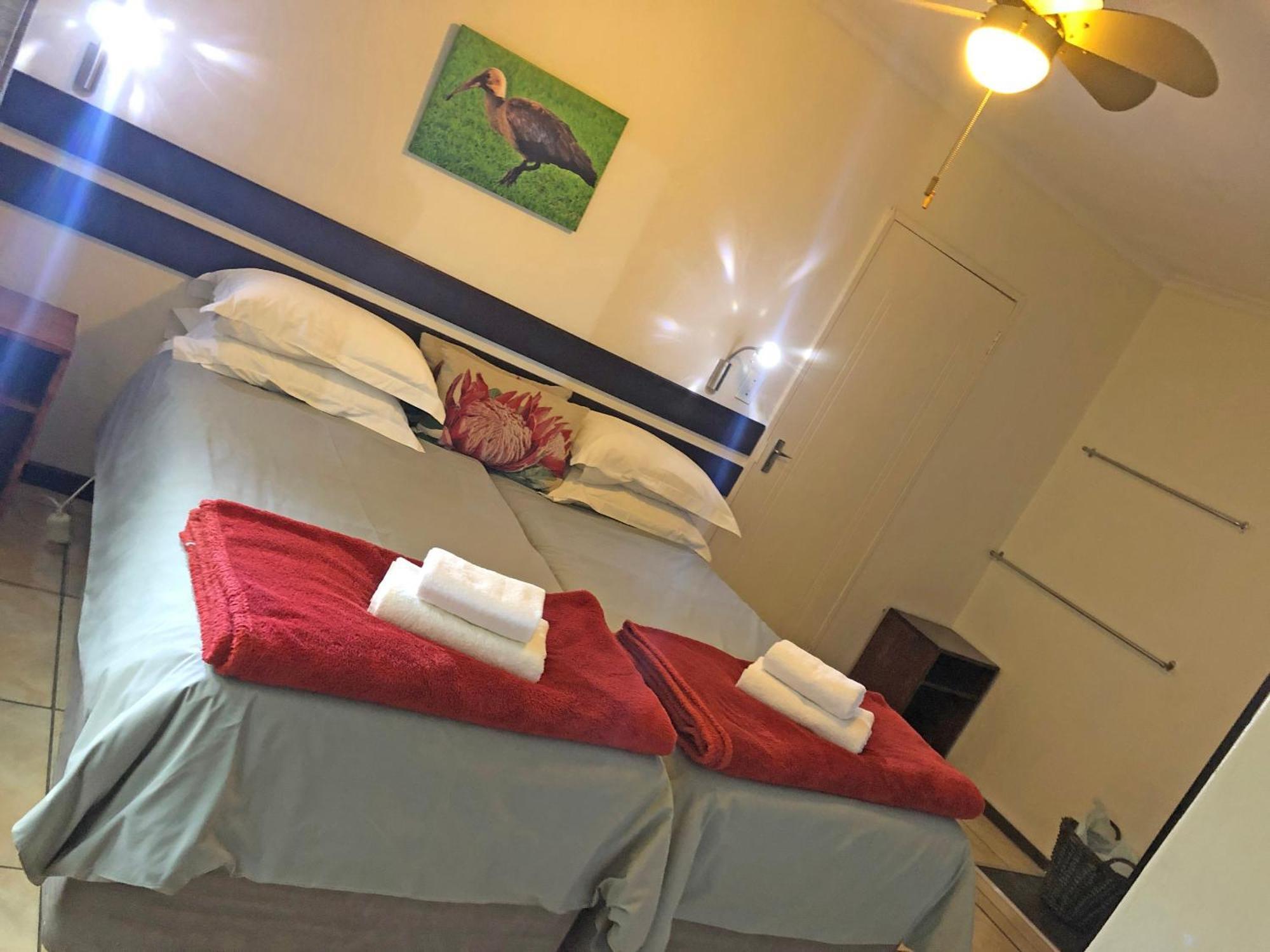 Hills And Dales Accommodation Lanseria Bagian luar foto