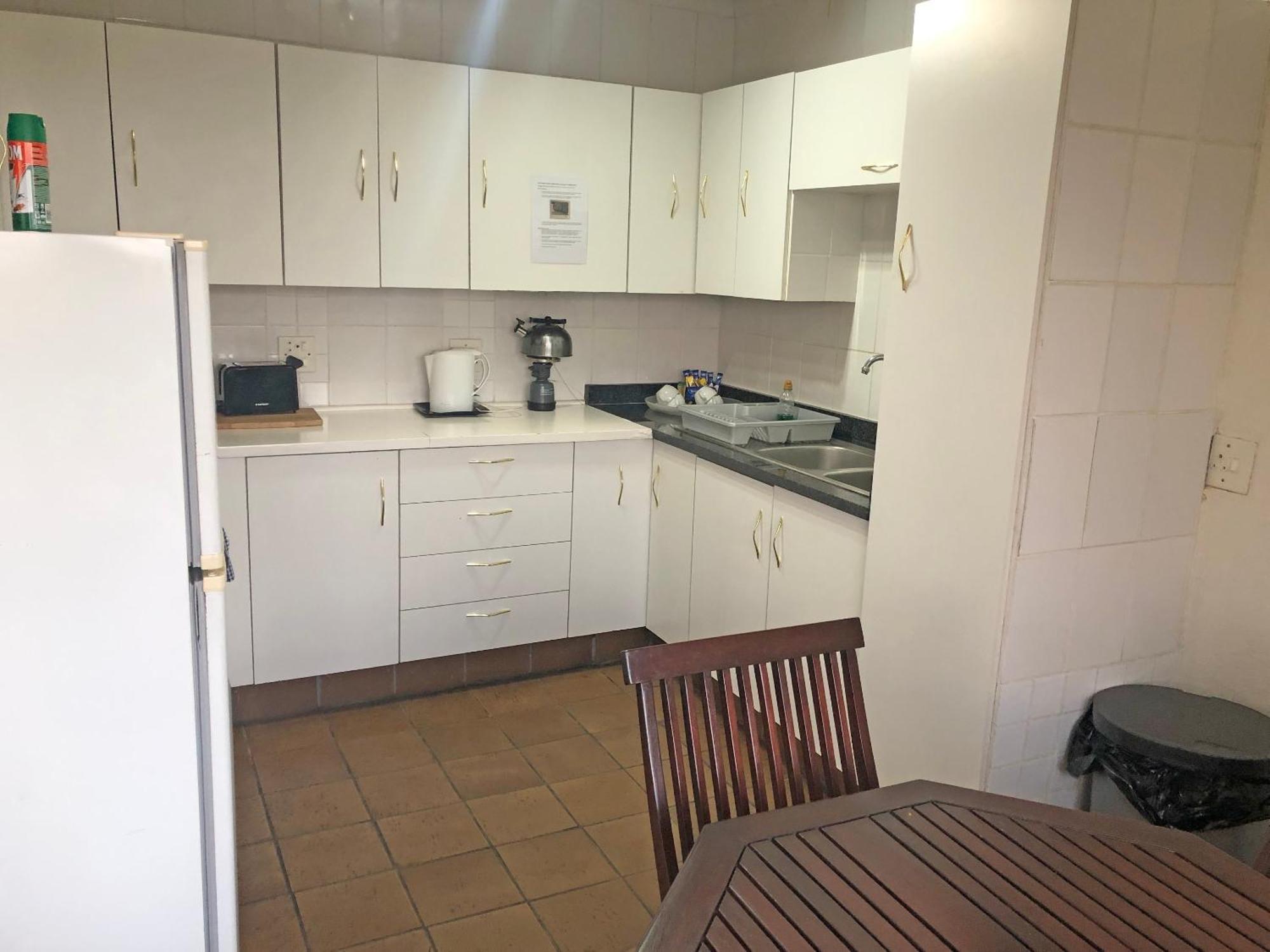 Hills And Dales Accommodation Lanseria Bagian luar foto