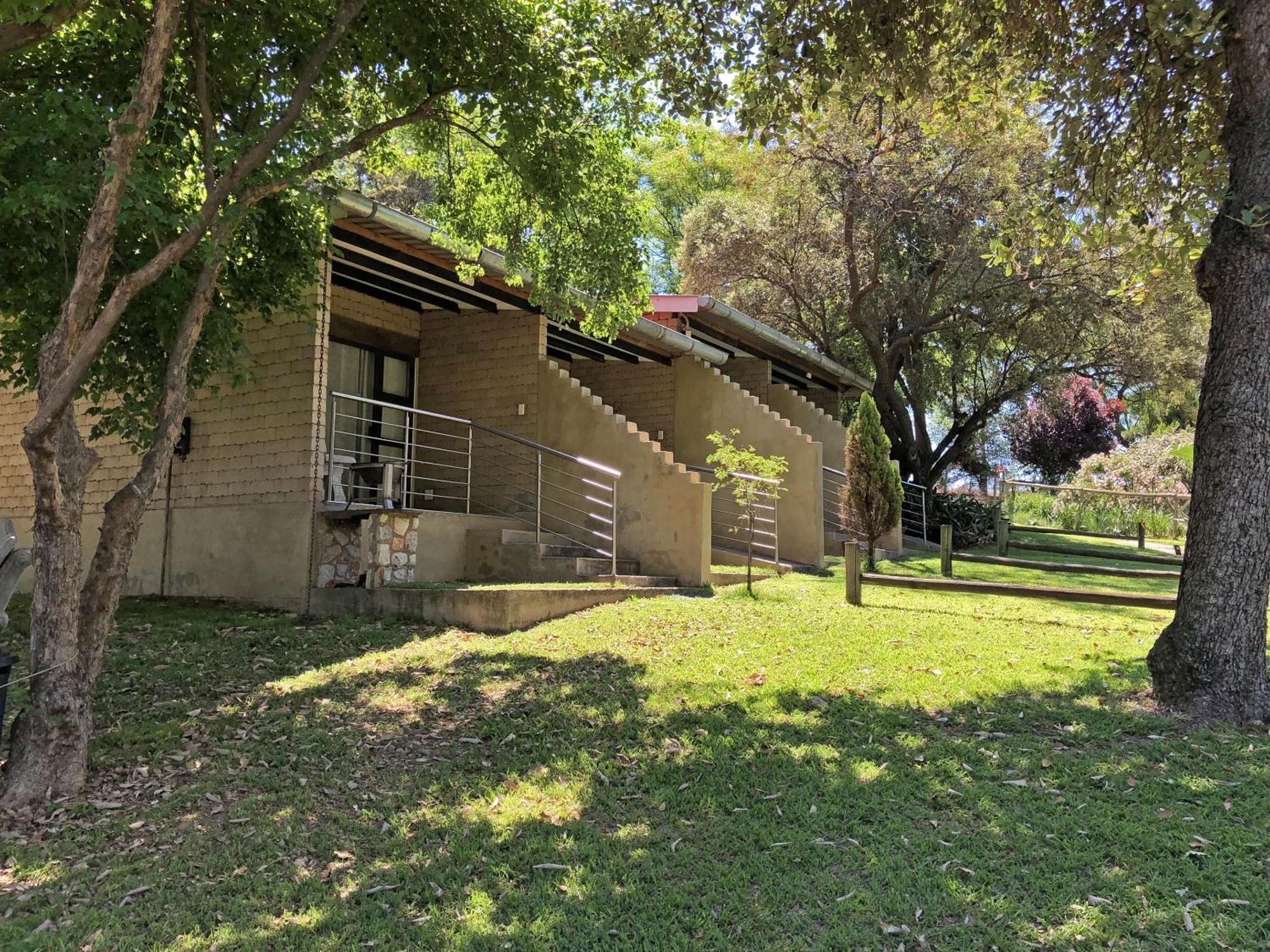 Hills And Dales Accommodation Lanseria Bagian luar foto
