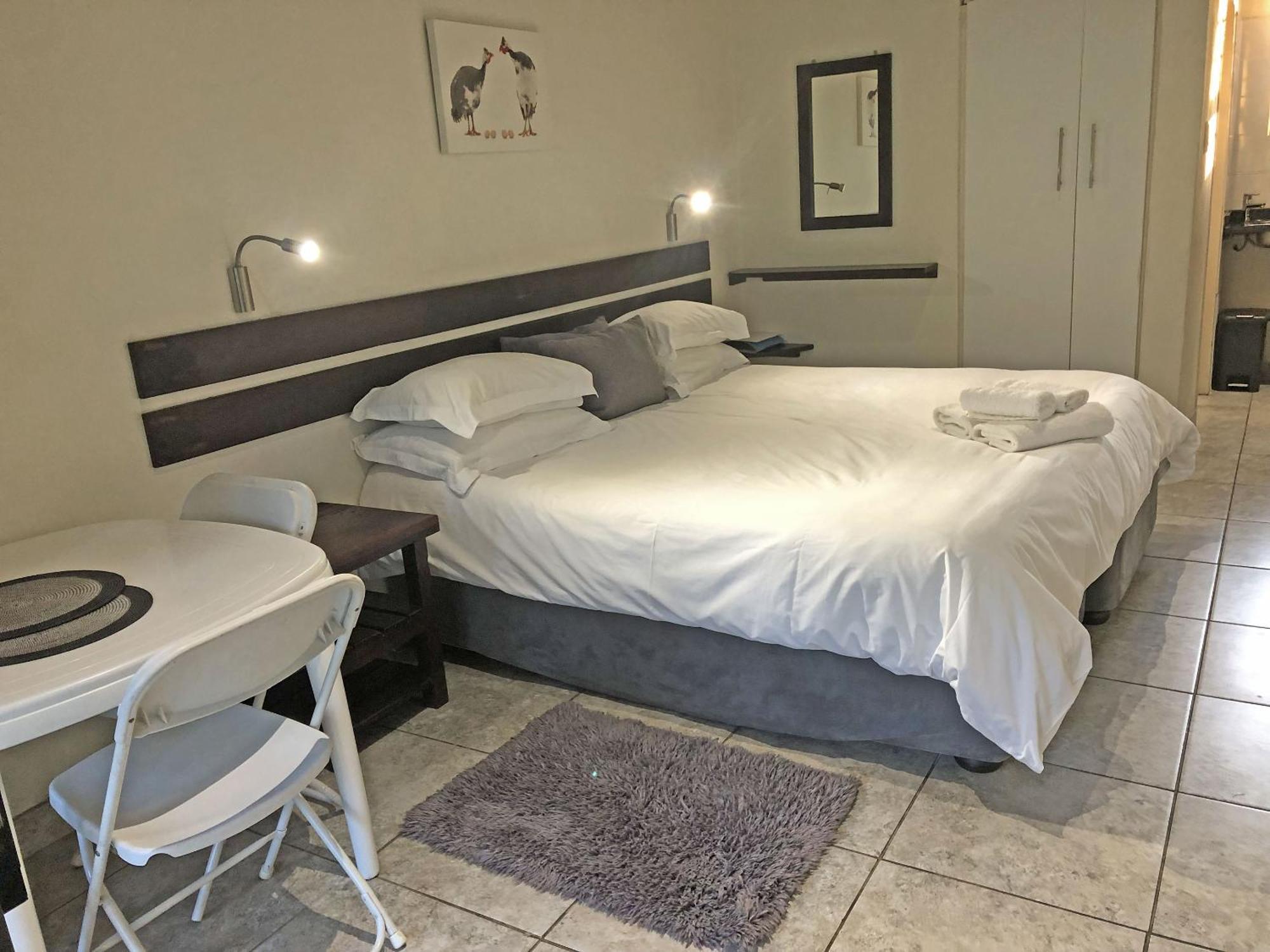 Hills And Dales Accommodation Lanseria Bagian luar foto