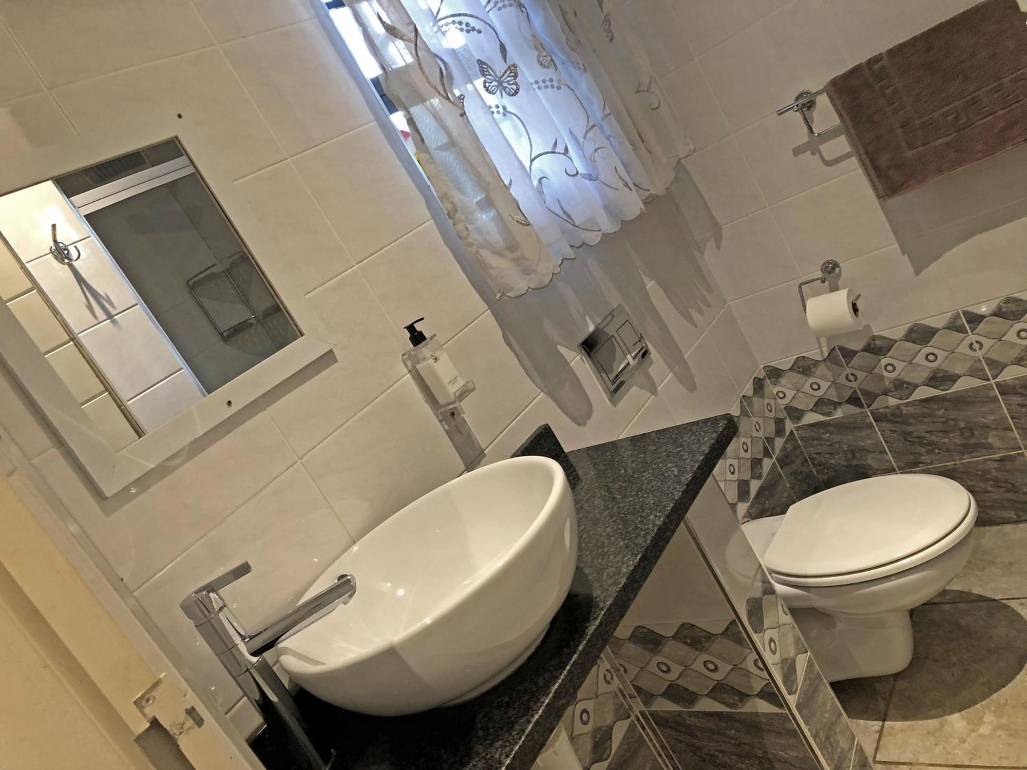 Hills And Dales Accommodation Lanseria Bagian luar foto