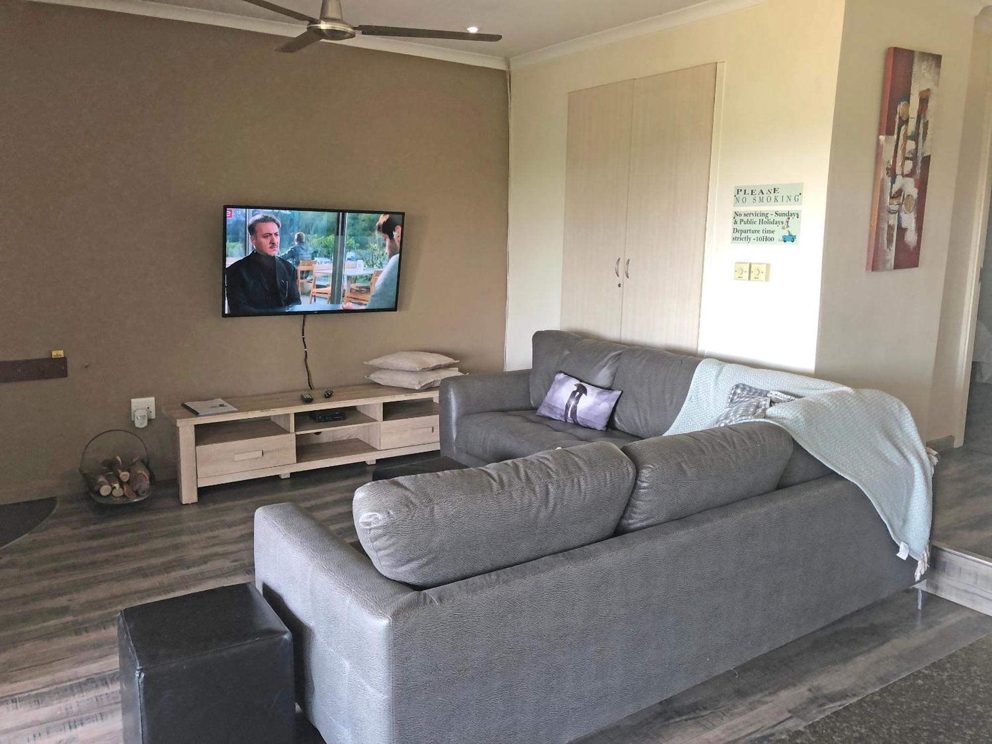 Hills And Dales Accommodation Lanseria Bagian luar foto