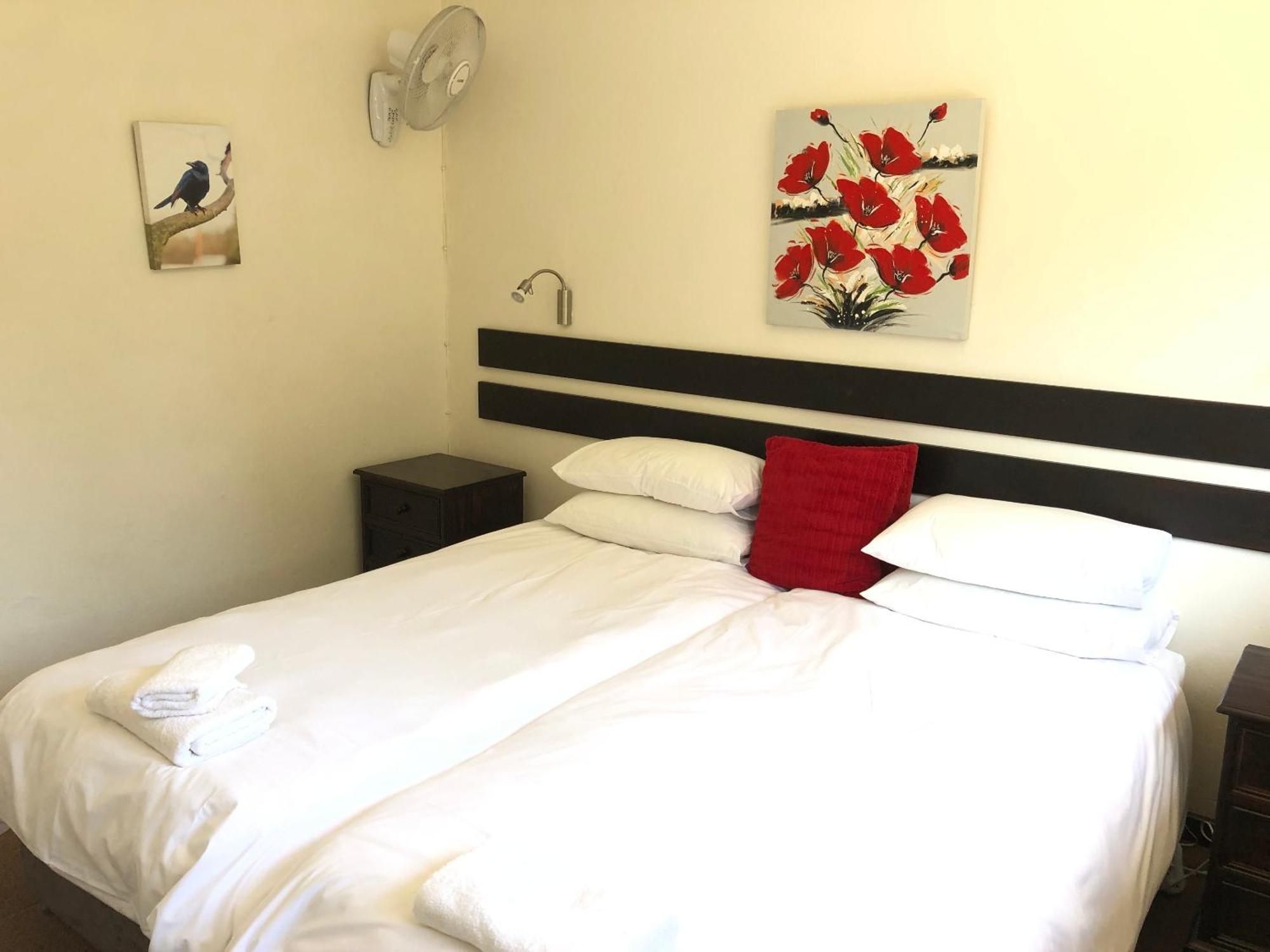 Hills And Dales Accommodation Lanseria Bagian luar foto